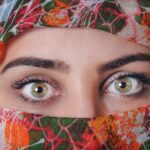 Immagine di sopracciglia curate con metodo esperto, evidenziando forma e definizione.